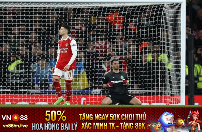 Thua luân lưu, Arsenal rời Europa League