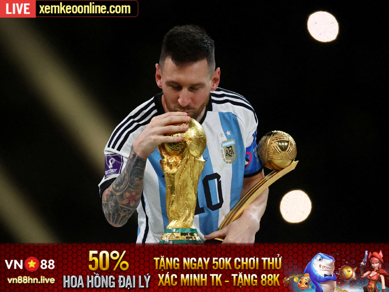 Bộ áo của Messi ở World Cup được bán với giá 7,8 triệu USD