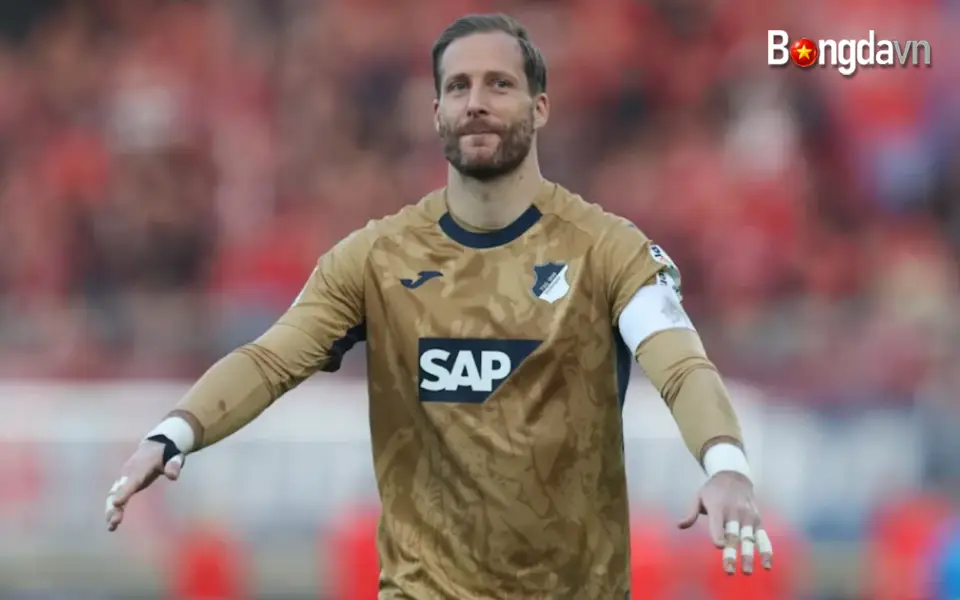 Thủ môn Oliver Baumann trong màu áo Hoffenheim
