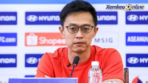HLV trưởng tuyển Singapore Gavin Lee tại buổi họp báo